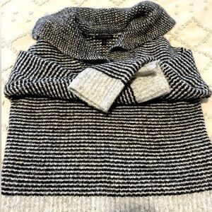 Banana Republic: Wool Alpaca blend sweater